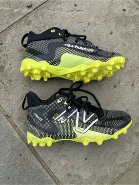 New Balance Kids Black & Neon Yellow Cleats